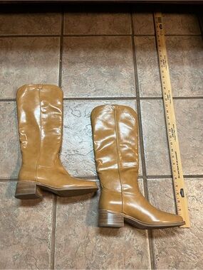 Classic Mid-Calf Women's Boots - Tan